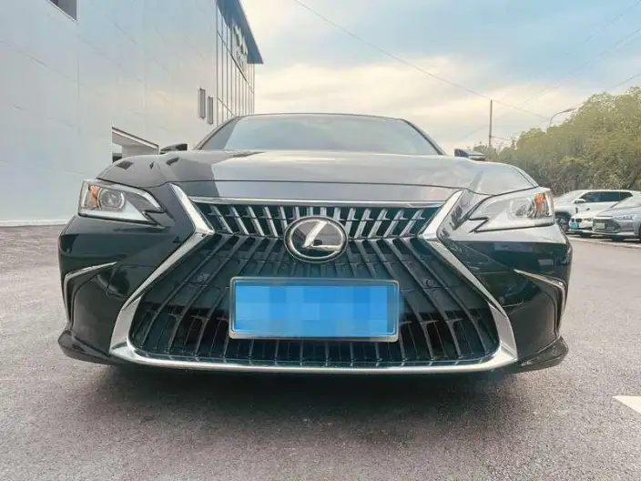 Lexus ES 2022 Model 260 Superior Edition – фото 2