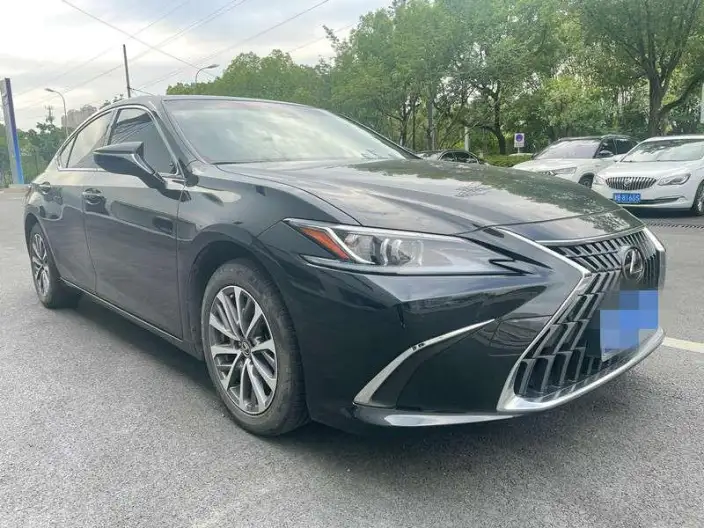 Lexus ES 2022 Model 260 Superior Edition – фото 3