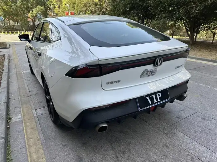 Changan UNI-V 2023 Model 1.5T Exclusive Model – фото 4