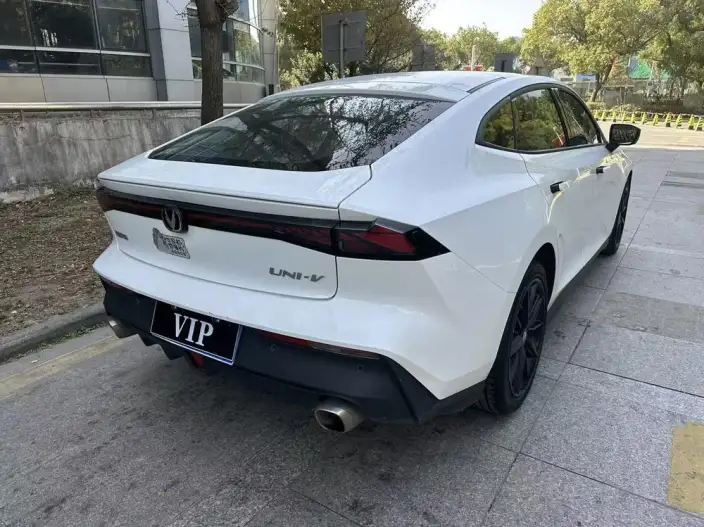 Changan UNI-V 2023 Model 1.5T Exclusive Model – фото 6
