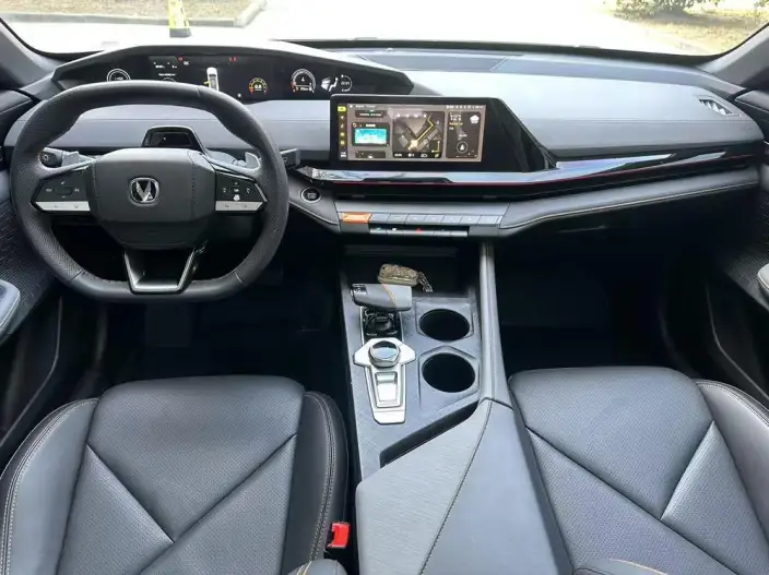 Changan UNI-V 2023 Model 1.5T Exclusive Model – фото 7