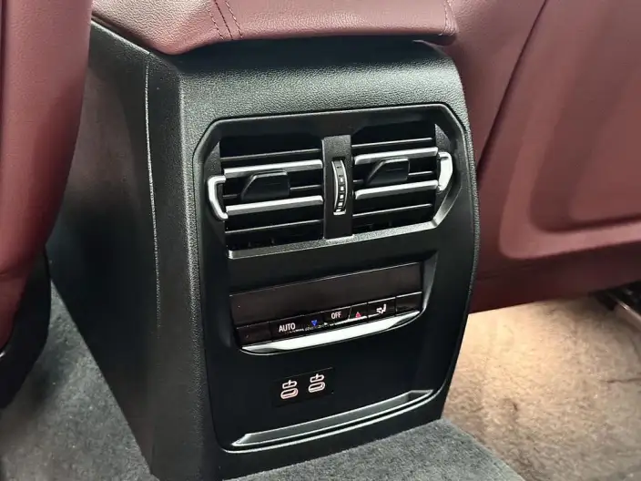 BMW i3 2025 Model eDrive40L Night Edition Sports Set – фото 8