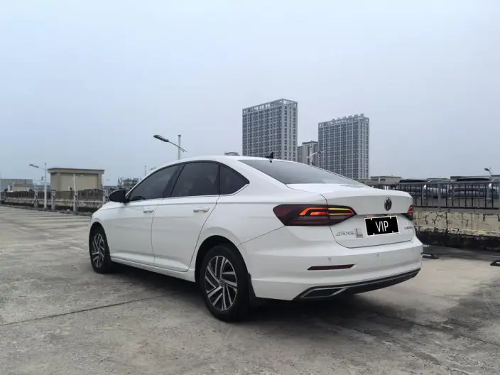 Volkswagen Lavida 2021 Model 1.5L Automatic Comfort Edition – фото 4