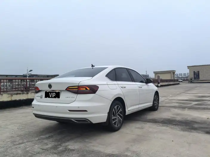 Volkswagen Lavida 2021 Model 1.5L Automatic Comfort Edition – фото 6