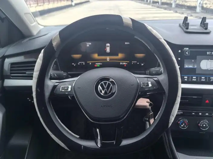 Volkswagen Lavida 2021 Model 1.5L Automatic Comfort Edition – фото 10