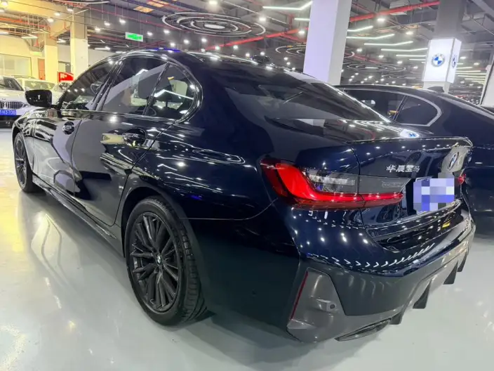 BMW 3 Series 2023 Model 325i M Sports Set – фото 4