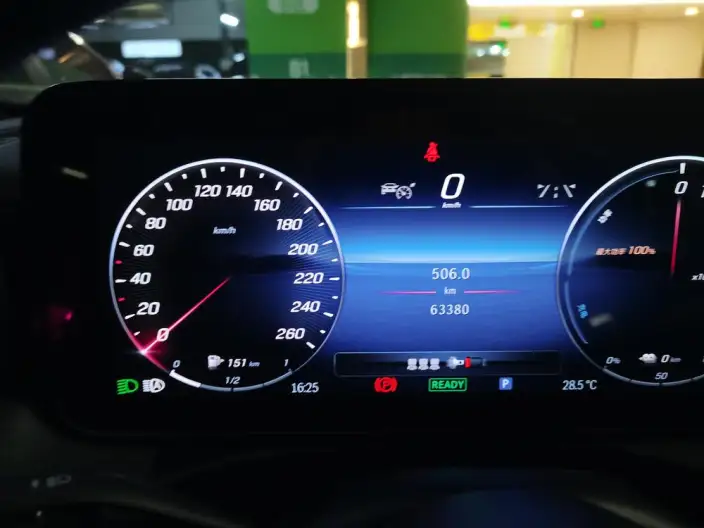Mercedes-Benz C-Class PHEV 2022 Model C 350 eL – фото 7
