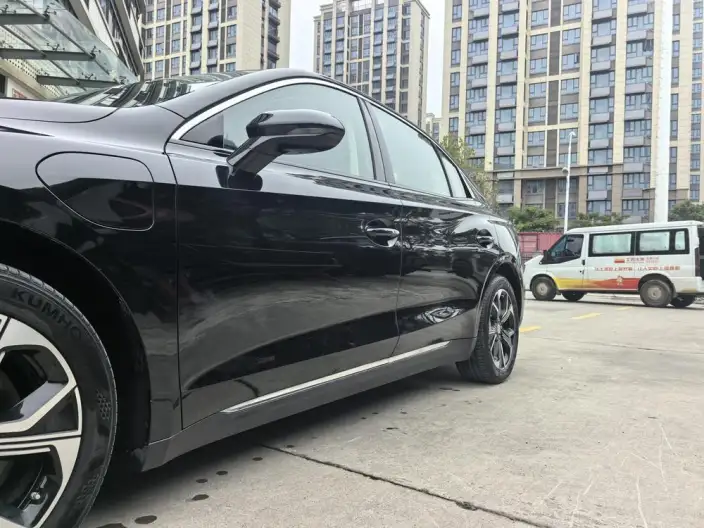 Hongqi E-QM5 2024 Model 450KM Travel Edition 100kW – фото 10