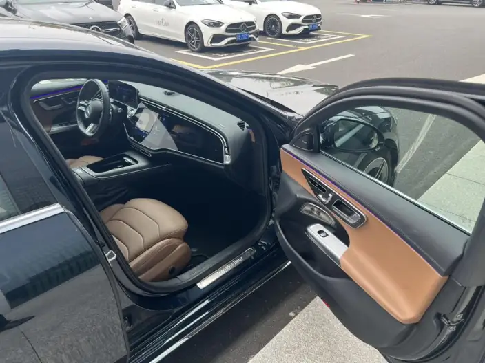 Mercedes-Benz E-Class 2024 Model E 260 L Sports sedan – фото 8