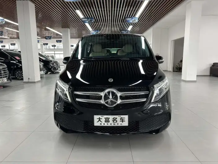 Mercedes-Benz V-Class 2021 Model V 260 Pilot Edition – фото 2