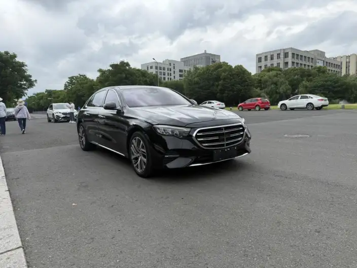 Mercedes-Benz E-Class 2024 Model Facelift E 300 L Fashion Model sedan – фото 3