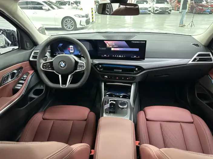 BMW 3 Series 2025 Model 330Li M Sports Night Set – фото 7