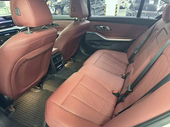 BMW 3 Series 2025 Model 330Li M Sports Night Set – фото 9