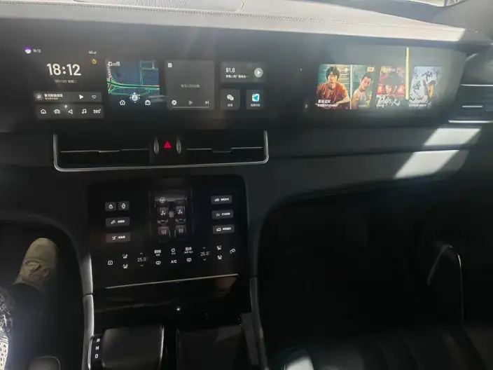 Li Auto ONE 2020 Model Extended Range 6 seat Edition – фото 9