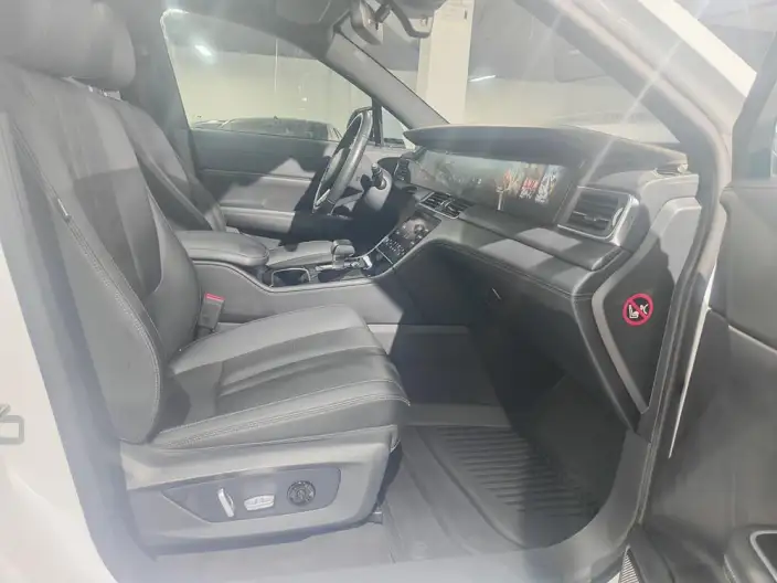 Li Auto ONE 2020 Model Extended Range 6 seat Edition – фото 10