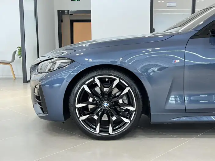 BMW 4 Series 2024 Model 430i M Sports Night Set – фото 8