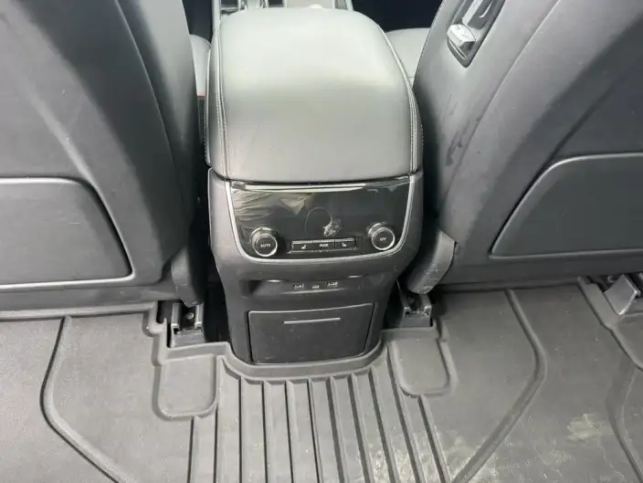Li Auto ONE 2021 Model Extended Range 6 seat Edition – фото 8