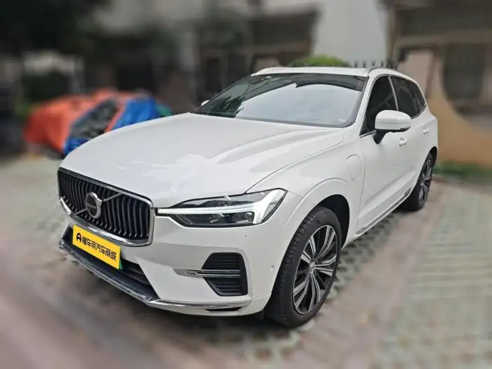 Volvo XC60 PHEV 2022 Model T8 4WD Smart Range Deluxe Edition