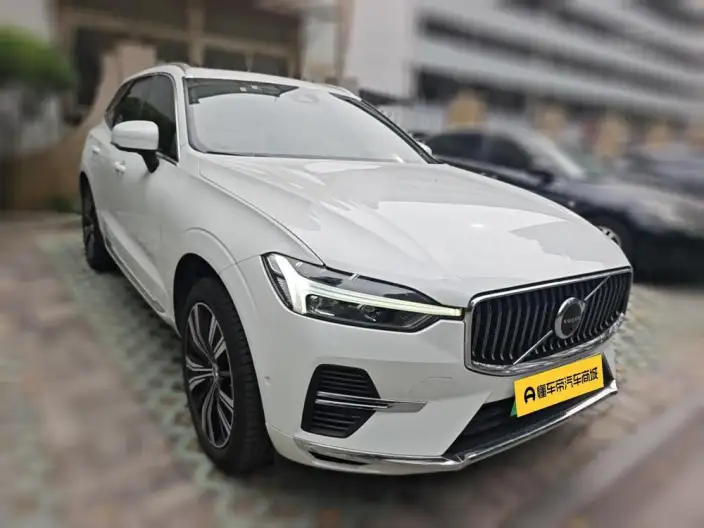 Volvo XC60 PHEV 2022 Model T8 4WD Smart Range Deluxe Edition