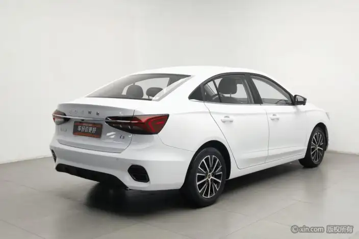 Roewe i5 2021 Model 1.5L CVT Star Glory Edition – фото 4