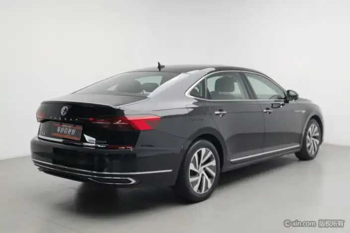 Volkswagen Passat PHEV 2020 Model 430PHEV Hybrid Deluxe Edition China VI – фото 4