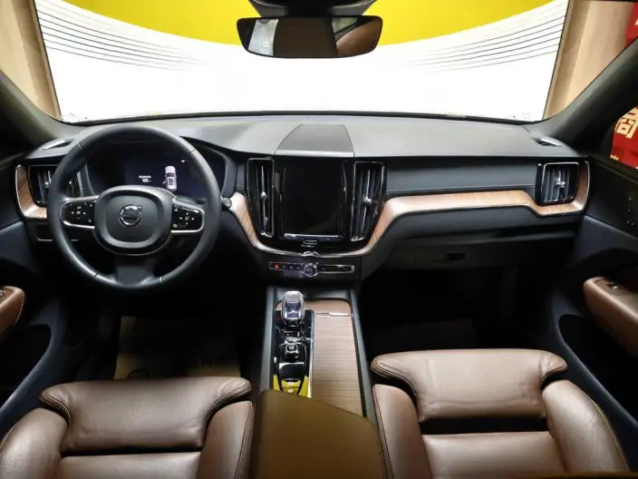 Volvo XC60 2024 Model B5 4WD Smart Range Deluxe Edition – фото 7