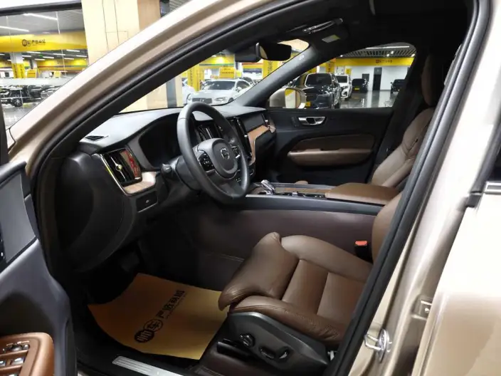 Volvo XC60 2024 Model B5 4WD Smart Range Deluxe Edition – фото 8