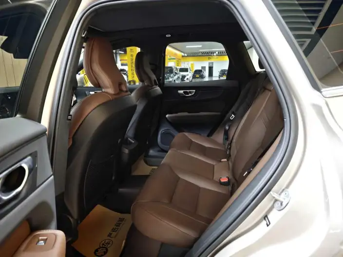 Volvo XC60 2024 Model B5 4WD Smart Range Deluxe Edition – фото 10