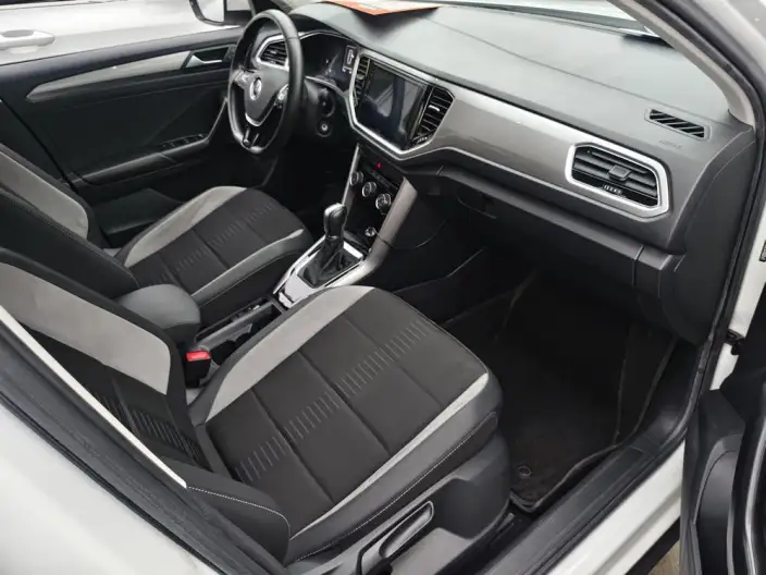 Volkswagen T-Roc 2020 Model 230TSI DSG 2WD Enterprising Model – фото 5