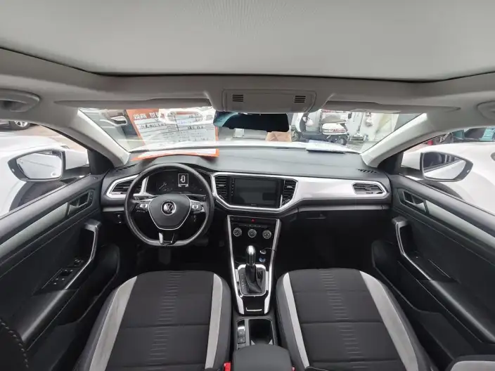 Volkswagen T-Roc 2020 Model 230TSI DSG 2WD Enterprising Model – фото 7