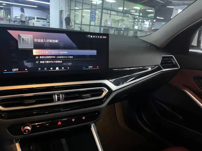 BMW 3 Series 2023 Model 320Li M Sports Set – фото 6