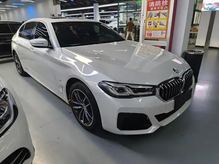 BMW 5 Series 2022 Model Facelift II 525Li M Sports Set – фото 3