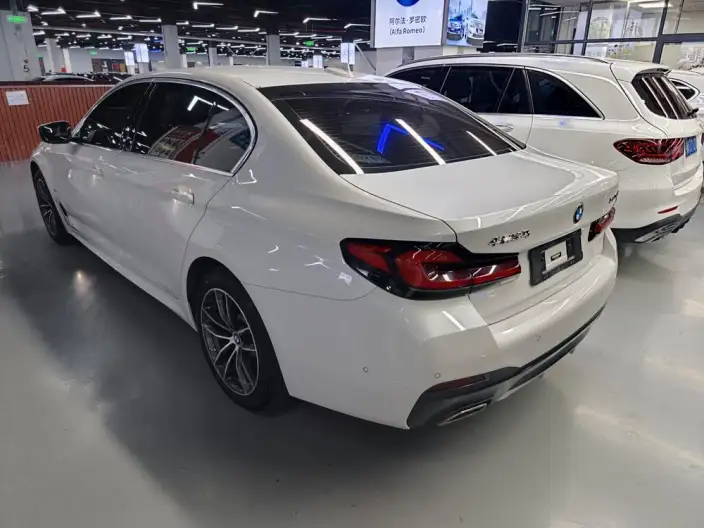 BMW 5 Series 2022 Model Facelift II 525Li M Sports Set – фото 4