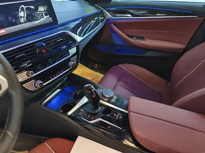 BMW 5 Series 2022 Model Facelift II 525Li M Sports Set – фото 8