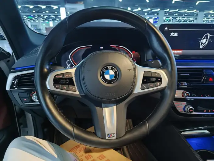 BMW 5 Series 2022 Model Facelift II 525Li M Sports Set – фото 9
