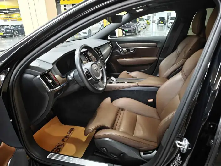 Volvo S90 2023 Model B5 Smart Range Deluxe Edition – фото 8