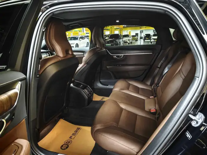 Volvo S90 2023 Model B5 Smart Range Deluxe Edition – фото 9