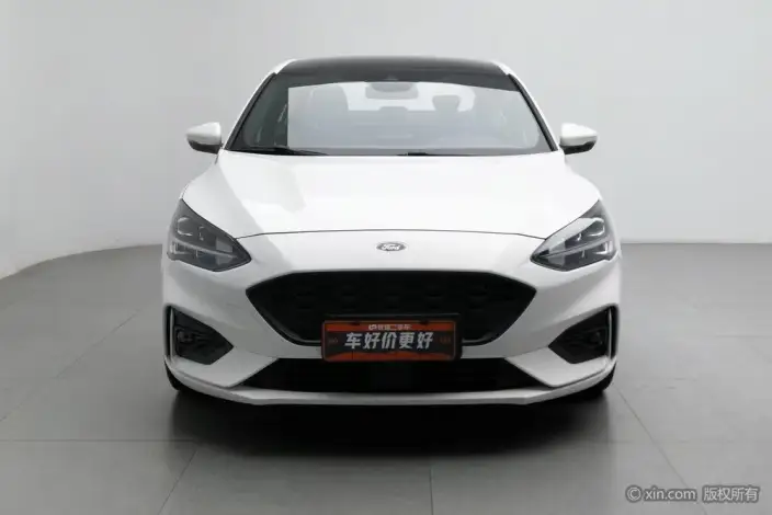 Ford Focus 2020 Model Sedan EcoBoost 180 Automatic ST Line – фото 1