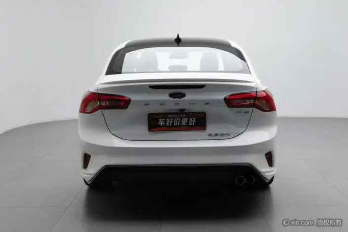 Ford Focus 2020 Model Sedan EcoBoost 180 Automatic ST Line – фото 2