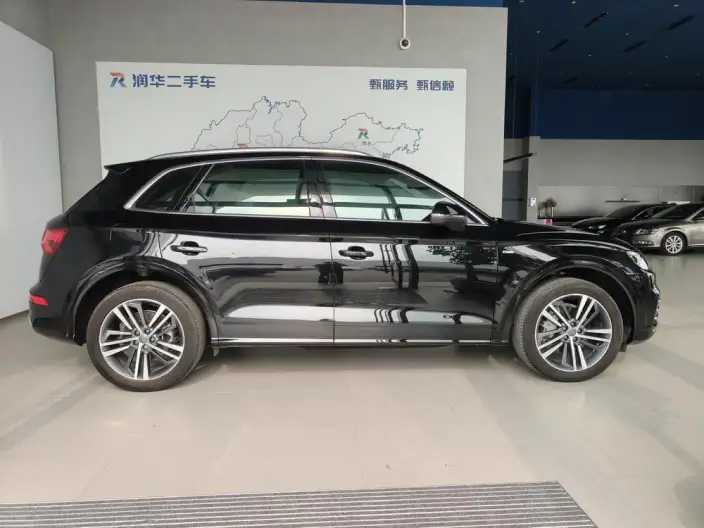 Audi Q5L 2020 Model 40 TFSI Rong Xiang Fashion Model – фото 5
