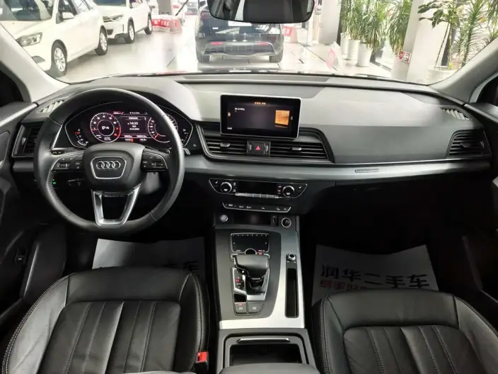 Audi Q5L 2020 Model 40 TFSI Rong Xiang Fashion Model – фото 8