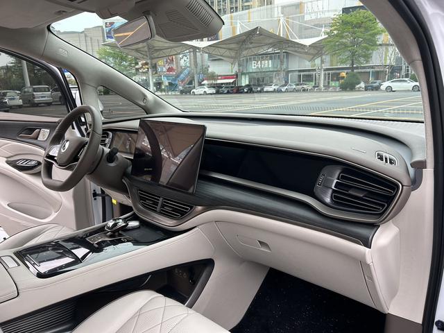 Denza D9 DM 2022 970 4WD Flagship – фото 15