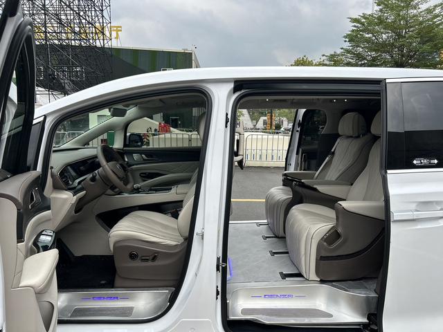 Denza D9 DM 2022 970 4WD Flagship – фото 20