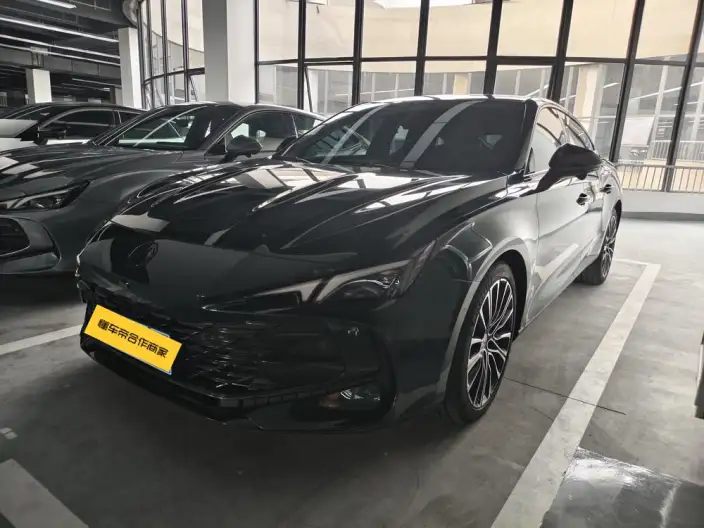 MG7 2025 Model 1.5T DCT Youya Edition – фото 1