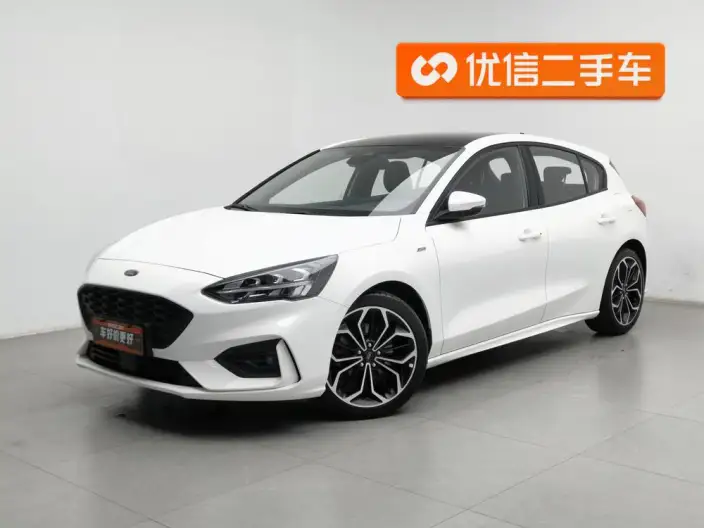 Ford Focus 2020 Model Hatchback EcoBoost 180 Automatic ST Line – фото 1
