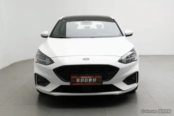 Ford Focus 2020 Model Hatchback EcoBoost 180 Automatic ST Line – фото 2