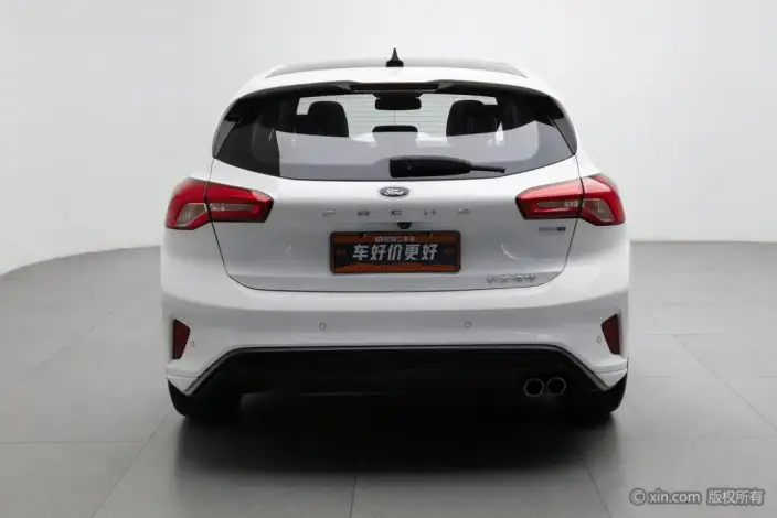 Ford Focus 2020 Model Hatchback EcoBoost 180 Automatic ST Line – фото 3