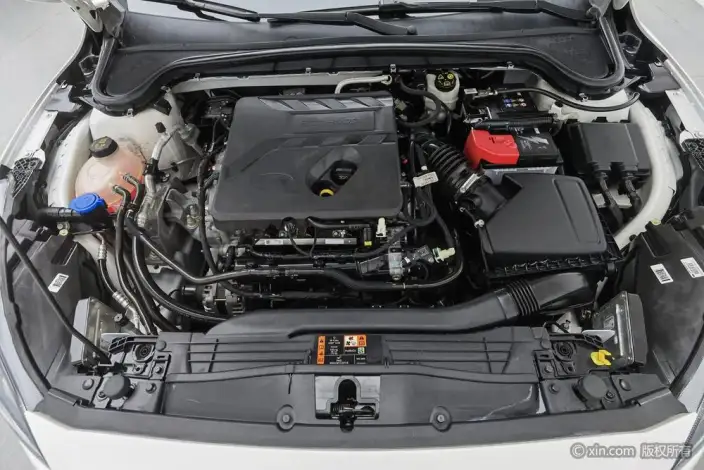 Ford Focus 2020 Model Hatchback EcoBoost 180 Automatic ST Line – фото 5