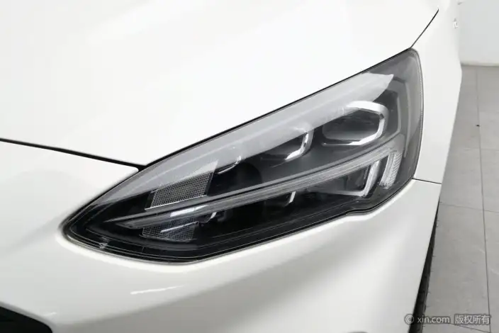Ford Focus 2020 Model Hatchback EcoBoost 180 Automatic ST Line – фото 7