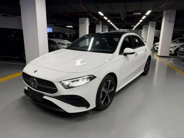 Mercedes-Benz A-class 2025 Model A 200 L Fashion Edition – фото 1